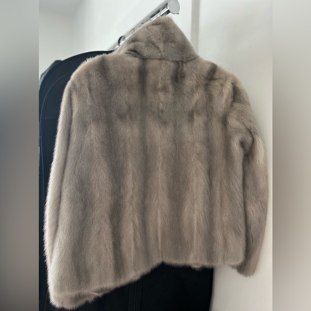 Gorgeous light grey Mink jacket perfect conditions from Paris - Picture 16 of 16